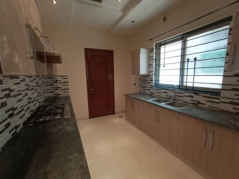 Cantt Properties Offer 10 Marla House Availabel For Rent In DHA Phase 5 7