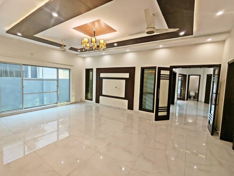 1 Kanal House Availabel For Rentat the top location DHA Phase 6 14