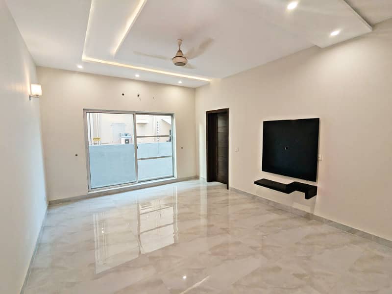 1 Kanal House Availabel For Rentat the top location DHA Phase 6 18