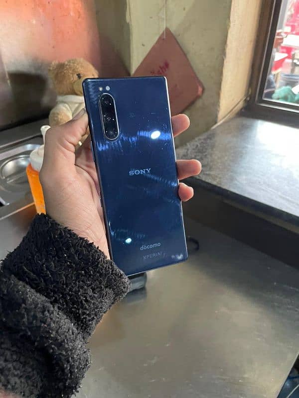 Sony Xperia 5 mark 1 ha or sat realme c2 ha 3