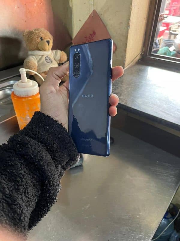 Sony Xperia 5 mark 1 ha or sat realme c2 ha 4