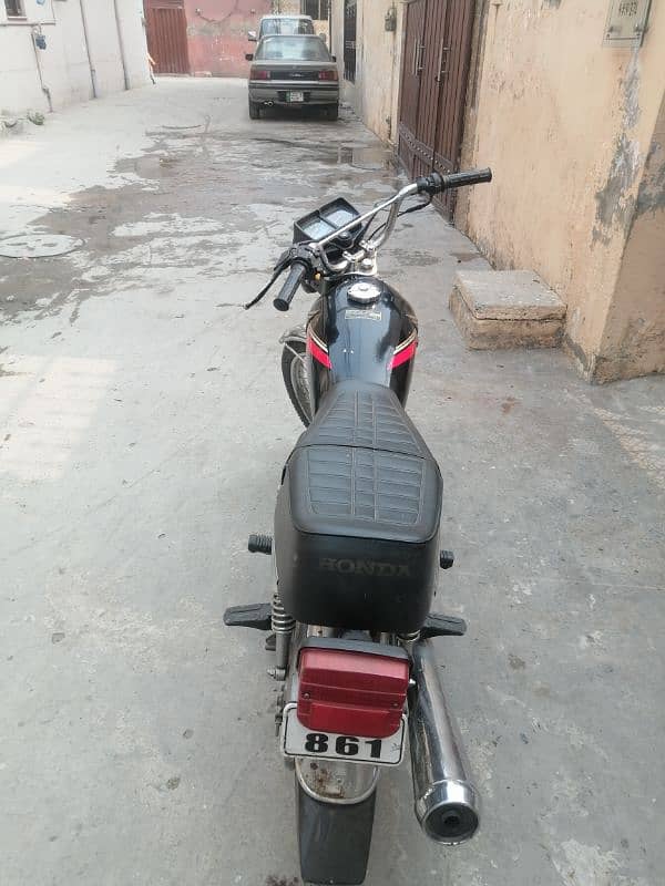 Honda cg 125 model 2012 urgent sale in low price only 85000 rs 1