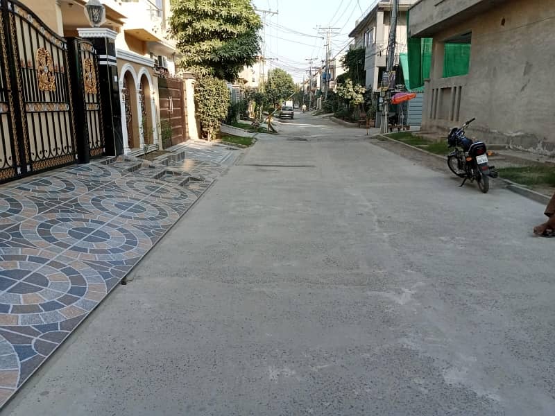 8 Marla House For sale In Eden Boulevard Housing Scheme Lahore 6