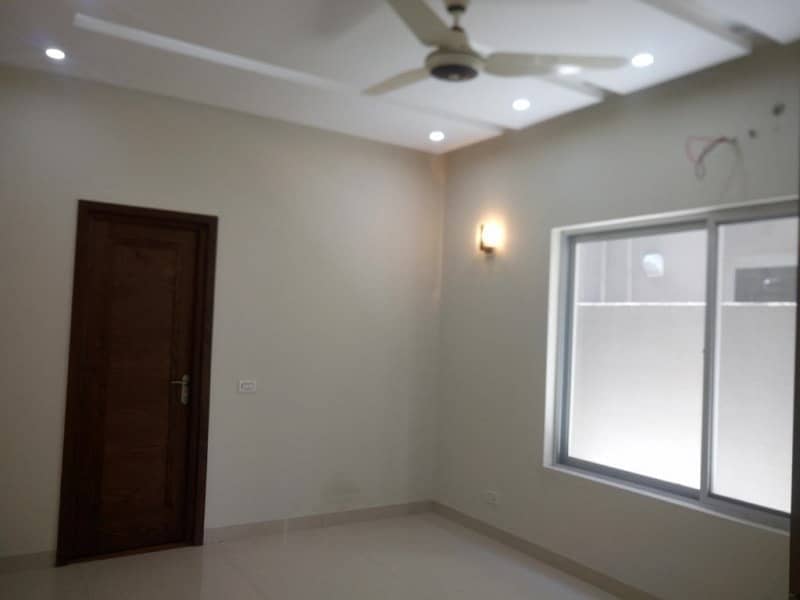 10 Marla House For Sale In Punjab Coop Housing Society 8