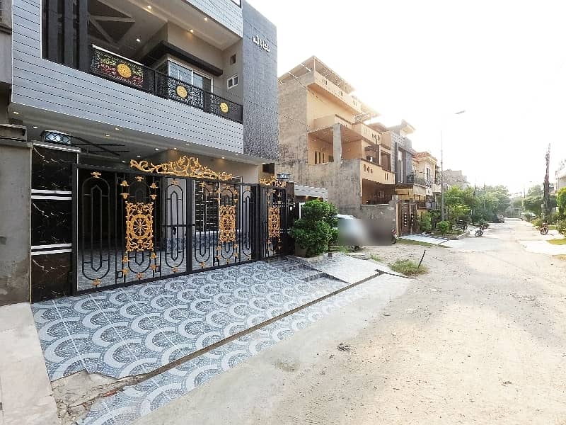 Own A House In 8 Marla Lahore Eden Boulevard Housing Sheme College Road 3