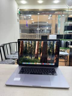 MacBook Pro  / 16-inch 2019 / 16 GB RAM  1TB SSD / Intel Core i9