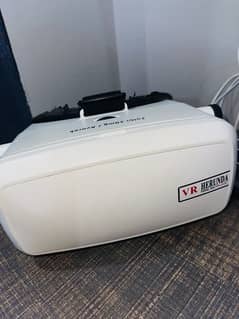 Vr box white with controller