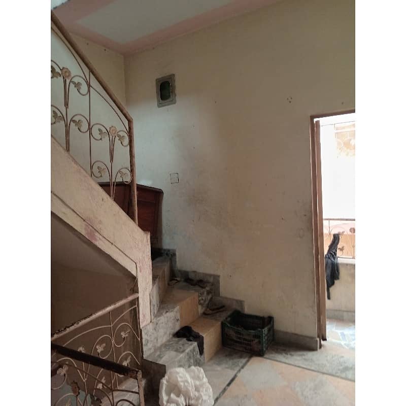 4 MARLA HOUSE FOR SALE NEAR YATEEM KHANA MULTAN ROAD 10