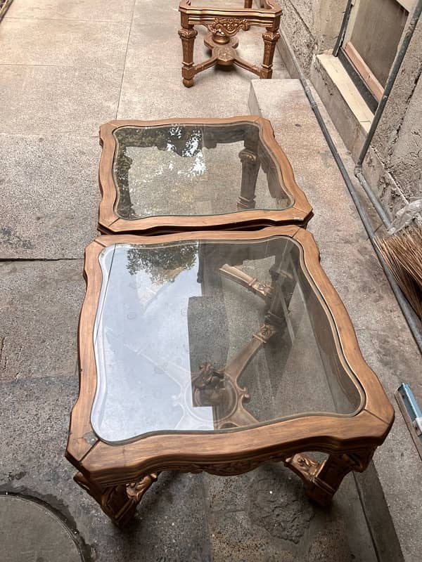 centre tables set in good condition 0