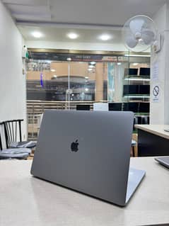 MacBook