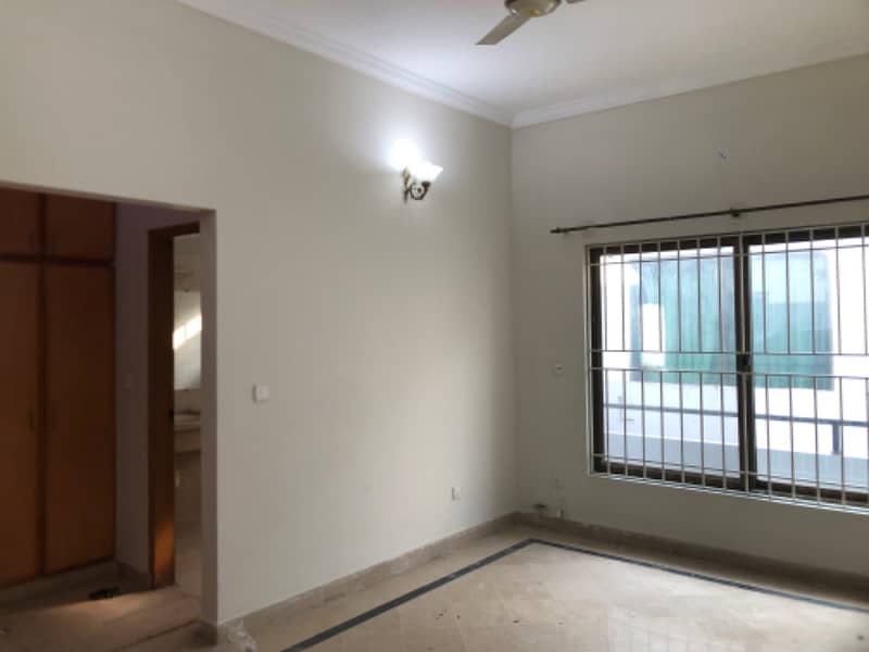 Upper portion for rent 4