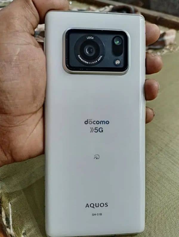 Aquos r6 12/128 (6204 tax) non pta 0