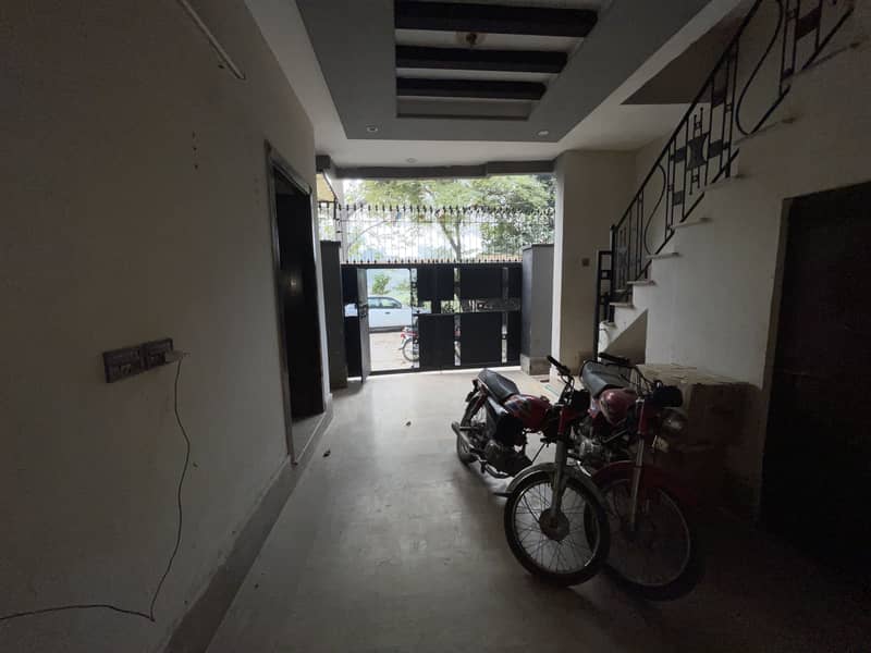 Ground Floor Portion For Rent In Johar Town Near expo center 11