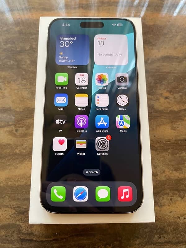 iPhone 15 Pro Max 256gb White 97% Health APPLECARE+ 10/10 Brand New 5