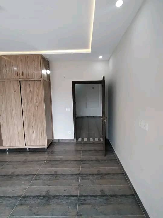 BEAUTIFUL DOUBLE UNIT HOUSE FOR RENT AVAILABLE WITH GAS 2