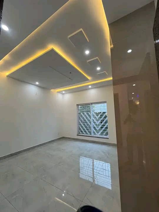 BEAUTIFUL CORNER HOUSE FOR SALE AVAILABLE 0