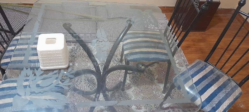 4 Seater Dinning Table For Sale 4