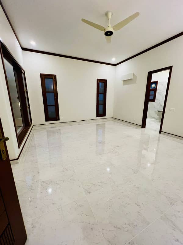 Corner House In DHA Phase 6 For Sale 20