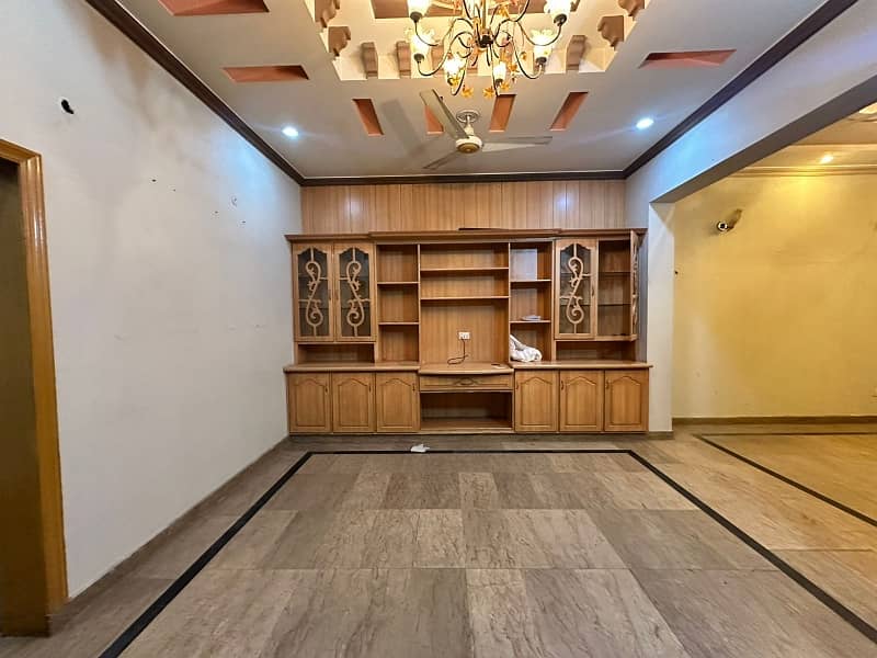 7.5 Marla Lower Portion For Rent In B2 Block Johar Town 0