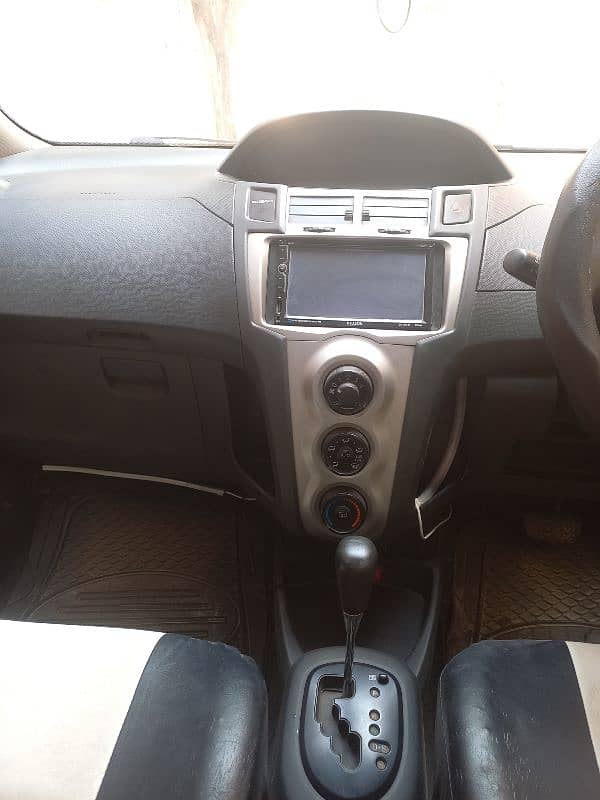 Toyota Vitz 2009 7