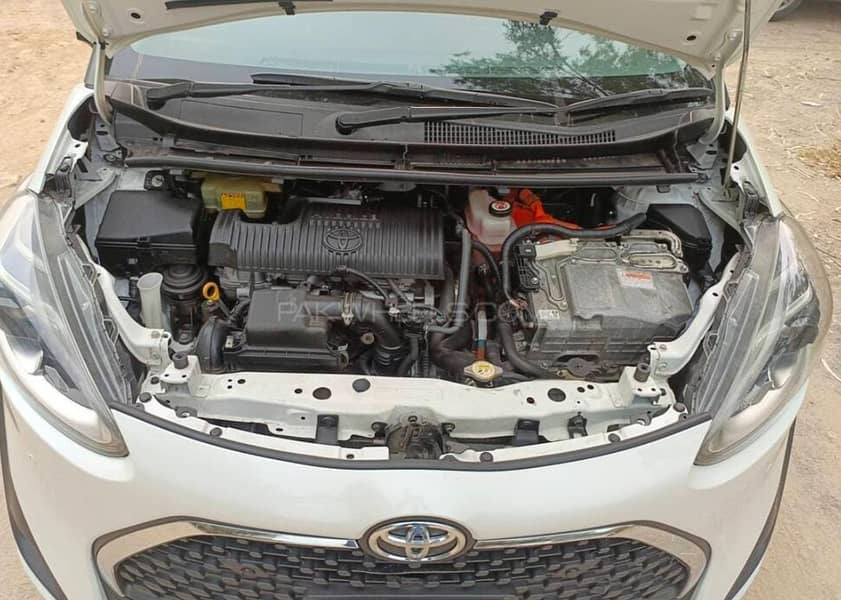 Toyota Sienta 2020/2024 Islamabad Reg 11