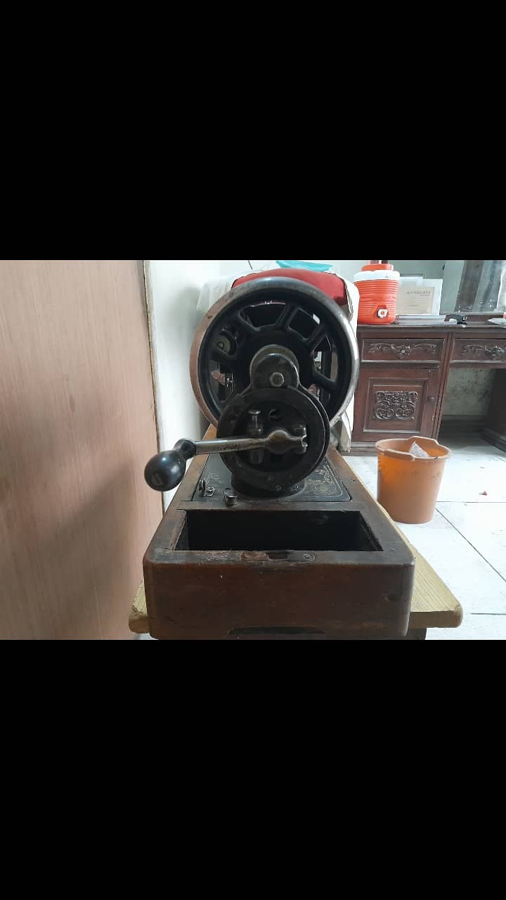 Heavy Duty Sewing Machine 1