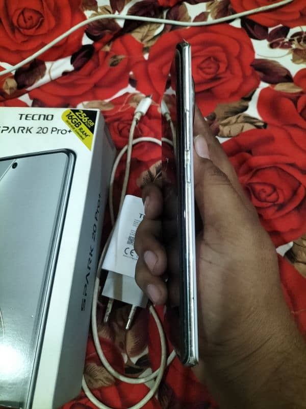 tecno spark 20pro+ full box 8+8/256 urgent sale need money 03110996662 3