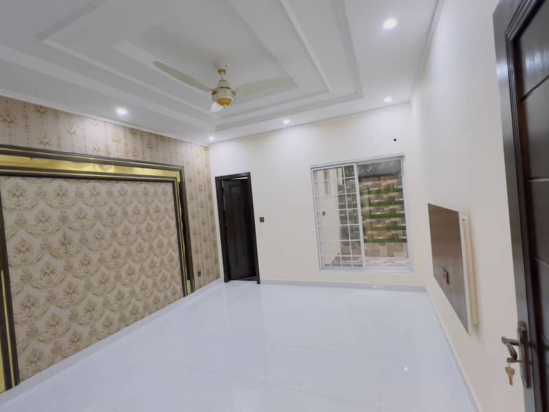 1 Kanal Commercial House for Rent on Main Boulevard in Johar Town Phase 2 16