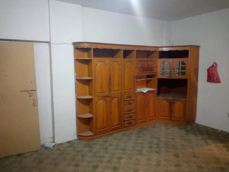 50000. rent office 3 floor 2 bed dd. Near almustafa hospital kay pass. Iftikhar estate 7