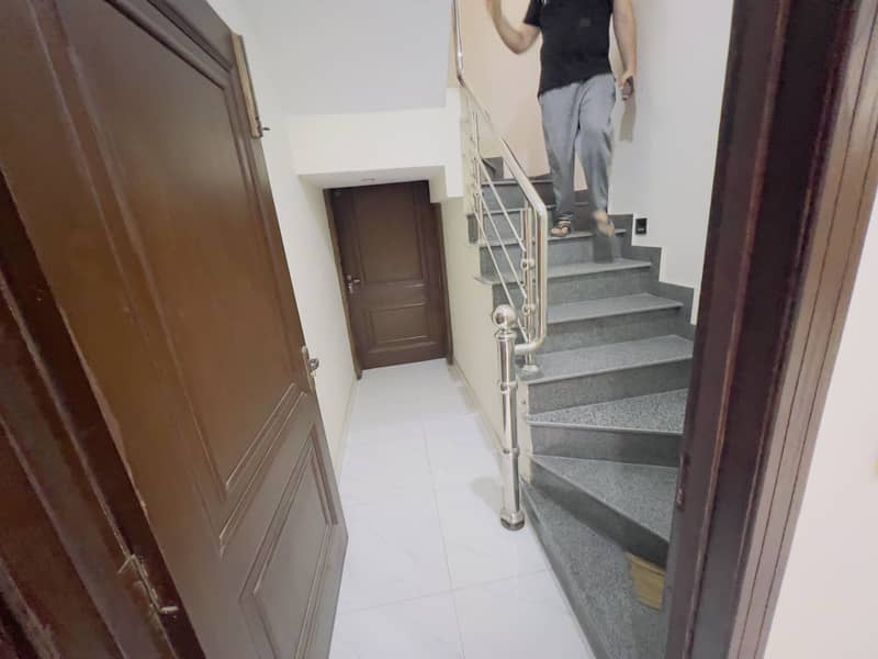 10 Marla Like Brand New House For Sale In Wapda Town Phase 1 Block E2 13