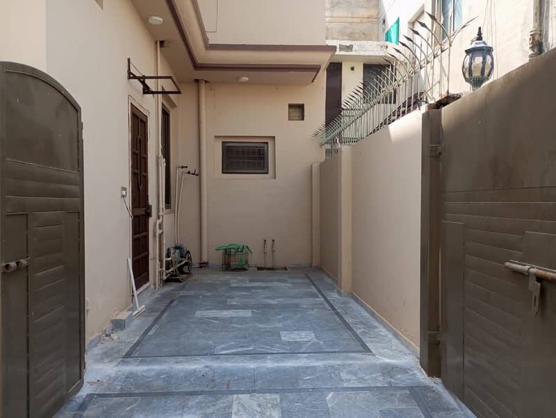 8 Marla Corner Single Story House Available For Sale In Johar Town Near LDA Office 12