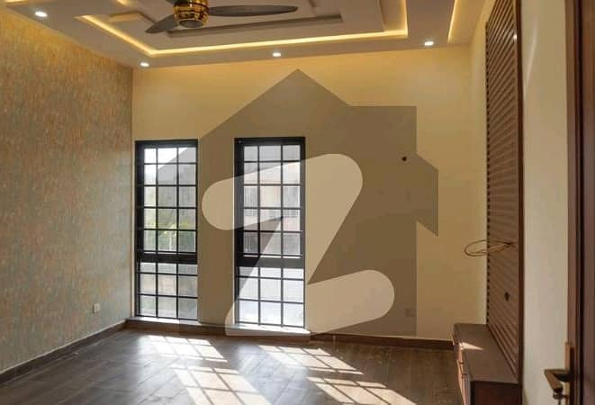 Brand New 11 Marla Corner House With 80ft Road Access & Sui Gas In Johar Town Phase 1 - Must See! 9