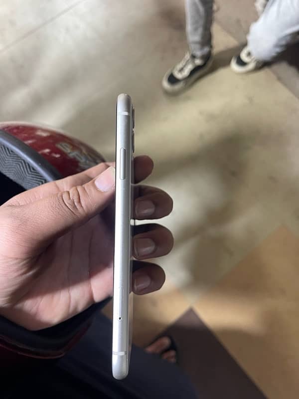 iPhone 11 128gb pta approved 3