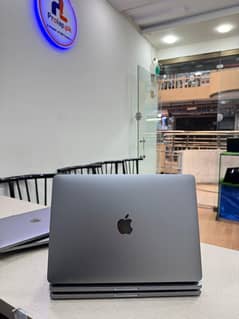 MacBook Pro / 13-inch 2019 / 16GB RAM 1TB SSD