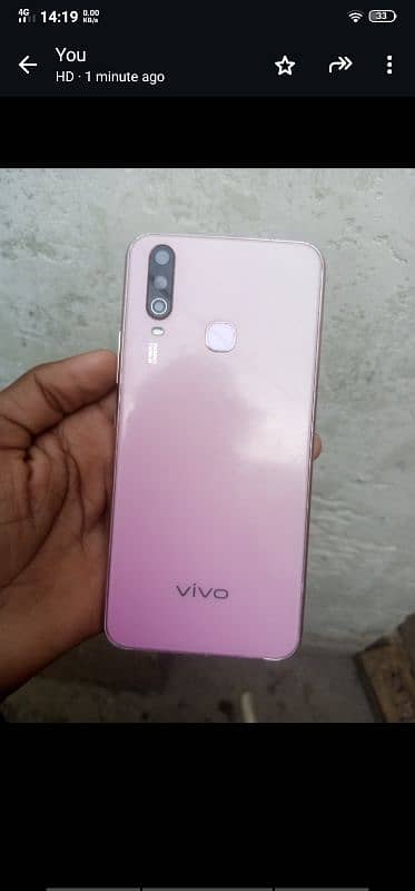 vivo y17 8 256 storage with no box with charger urgent sale 2