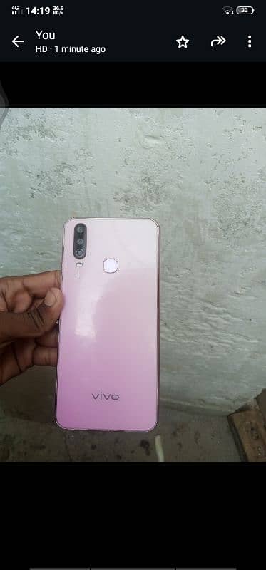 vivo y17 8 256 storage with no box with charger urgent sale 4