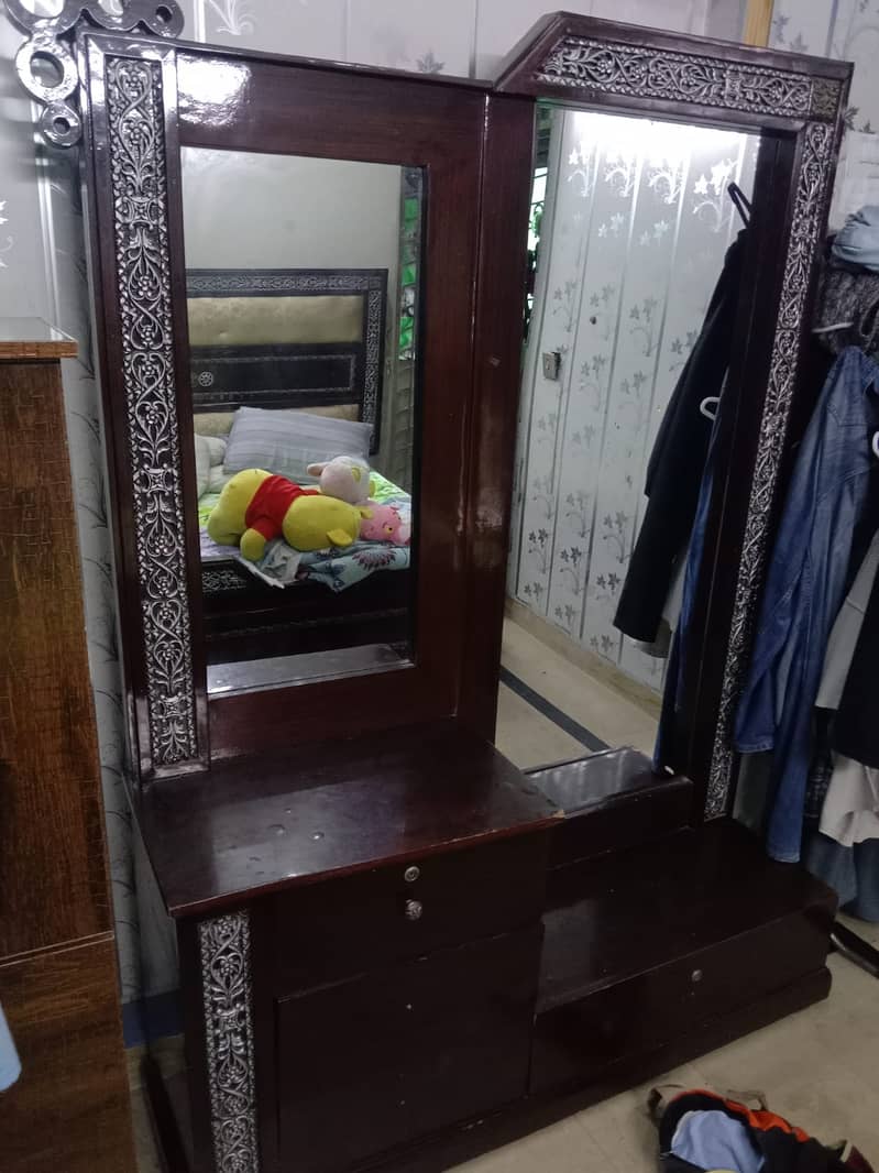 Sale for Dressing Table (Makeup Desk) 0