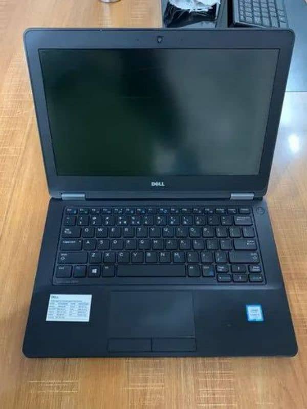 Dell latitude e5270 i5 6th Gen 0