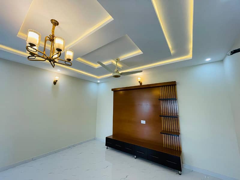 Brand New 10 Marla Villa for Sale In Top City 1