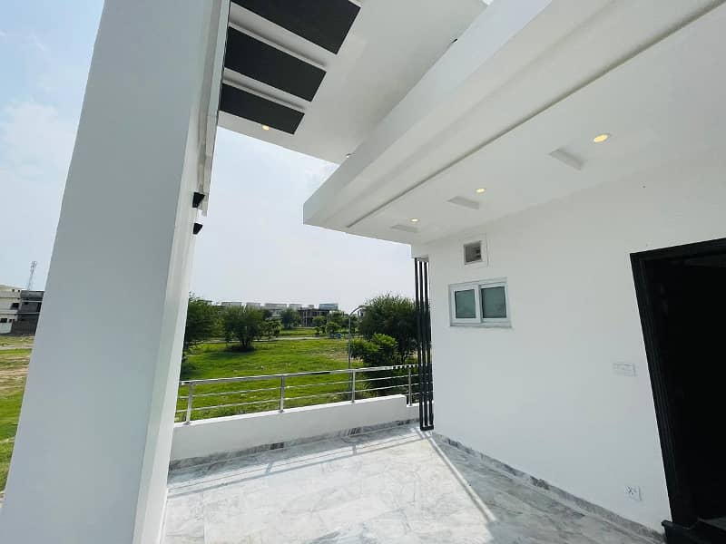 Brand New 10 Marla Villa for Sale In Top City 13