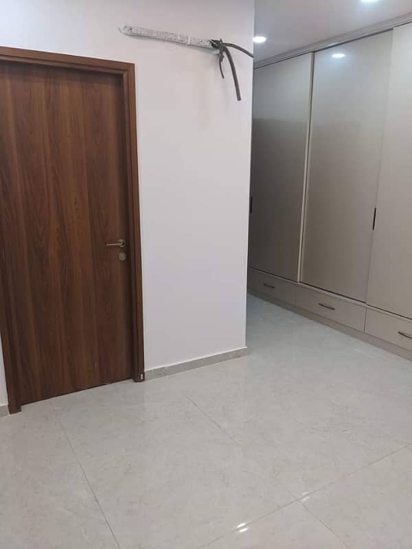 1200 sqft beautiful flat for sale in johar town 3