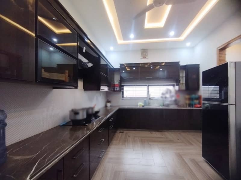 Spacious House Is Available In LDA Avenue For sale 11