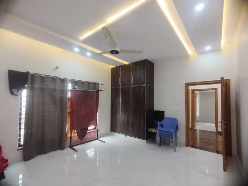 Spacious House Is Available In LDA Avenue For sale 12