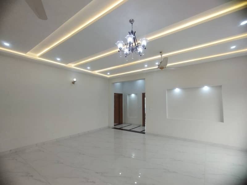 Spacious House Is Available In LDA Avenue For sale 33