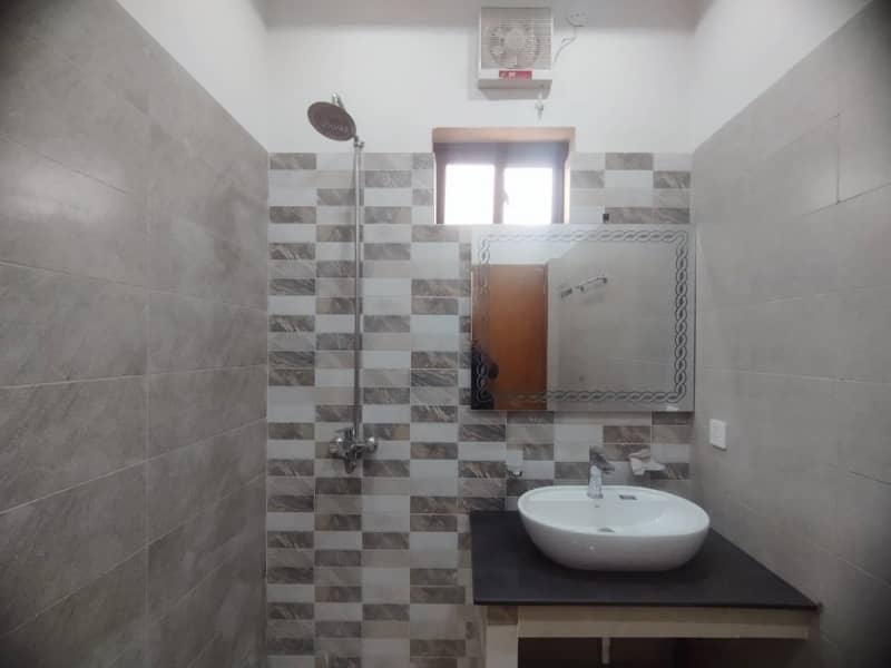 Spacious House Is Available In LDA Avenue For sale 36