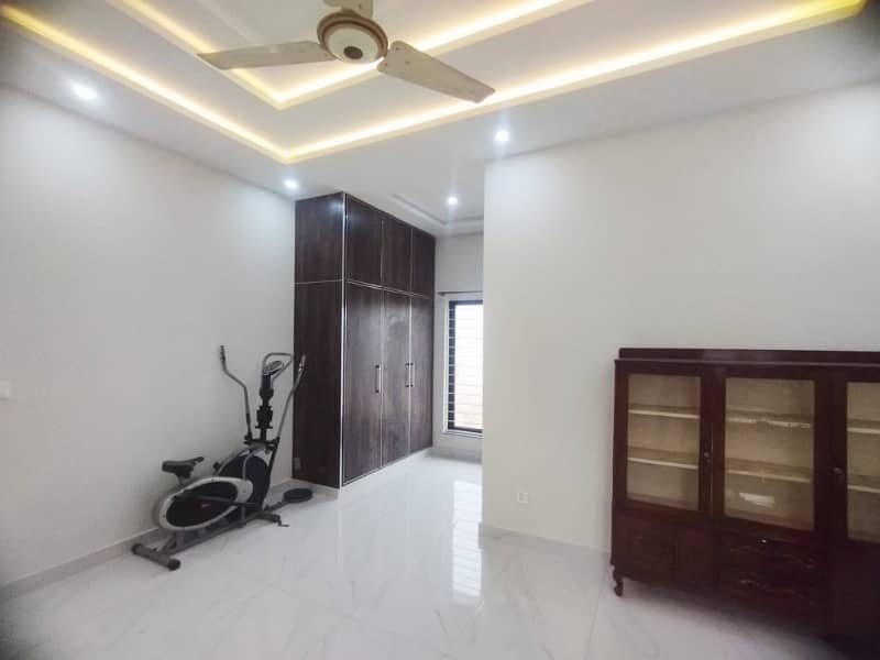 Spacious House Is Available In LDA Avenue For sale 39