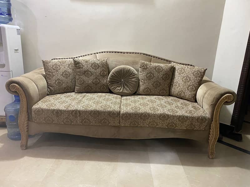 7 Seater Sofa Set in Good Condition for Sale 4