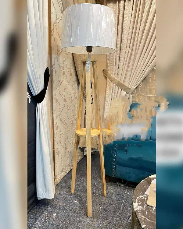 WOODEN FLOOR LAMP 2