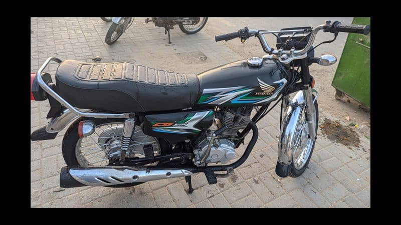 Honda CG 125 2023 black 0