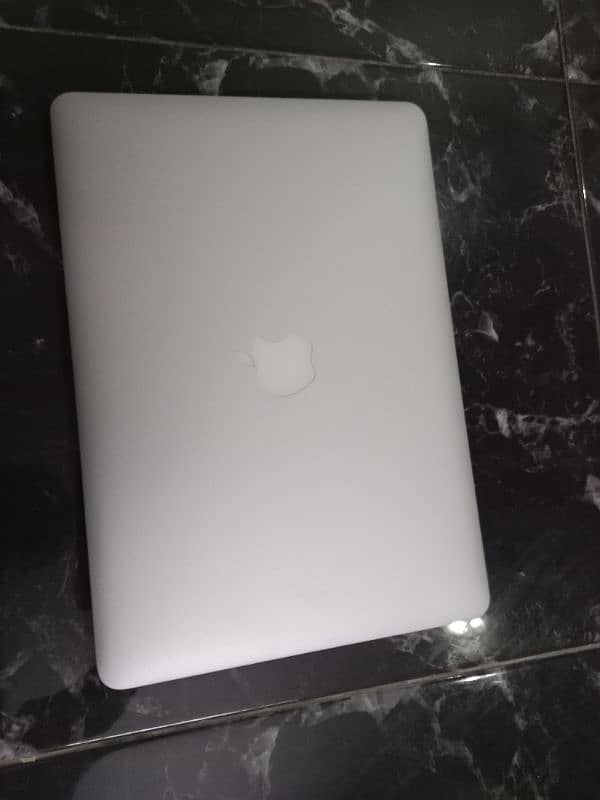 MacBook Air 2017- 13 Inch Core i5 8/128 3